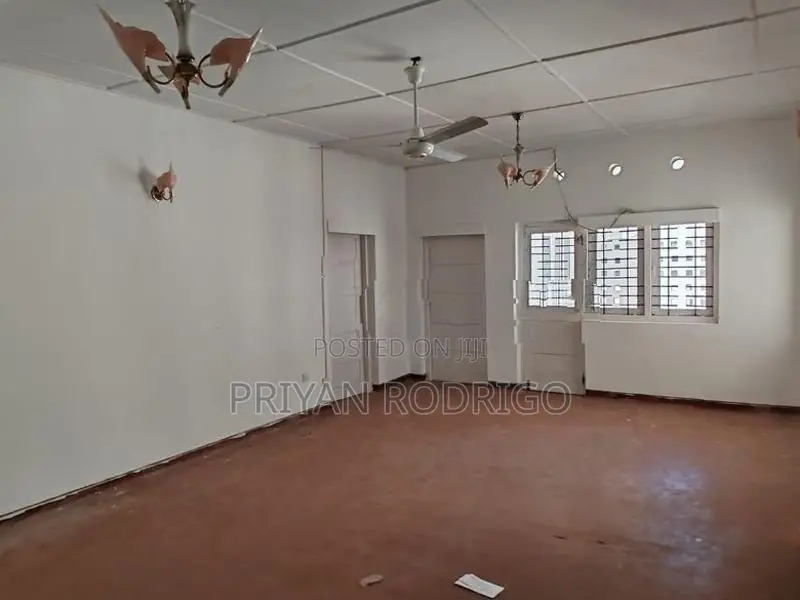 Colombo 02, Facing Park Street 03 Bed Room Apartment for Sale