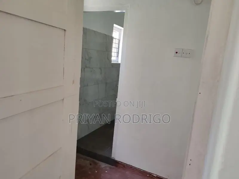 Colombo 02, Facing Park Street 03 Bed Room Apartment for Sale