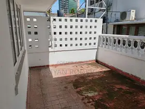 Colombo 02, Facing Park Street 03 Bed Room Apartment for Sale
