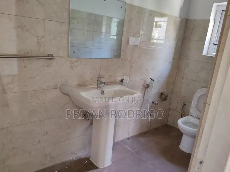 Colombo 02, Facing Park Street 03 Bed Room Apartment for Sale