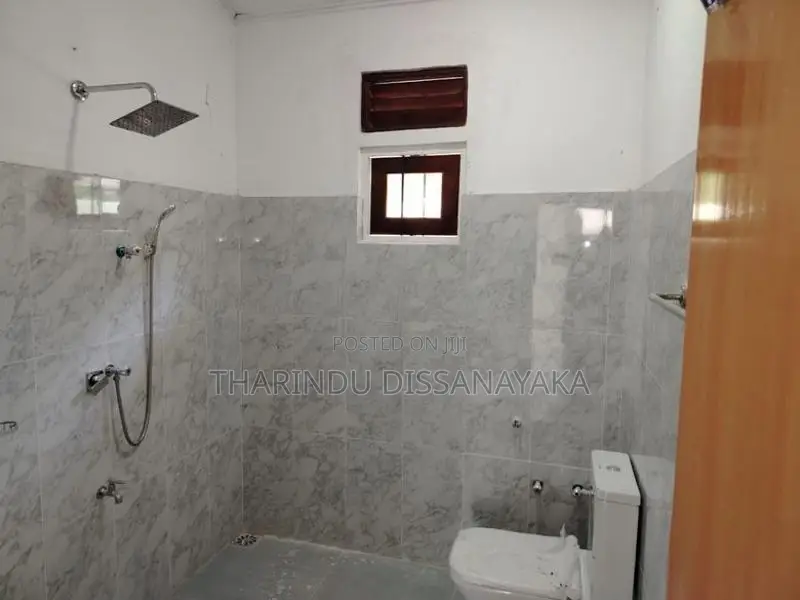 House in Kadawatha Kossinna Plot 01