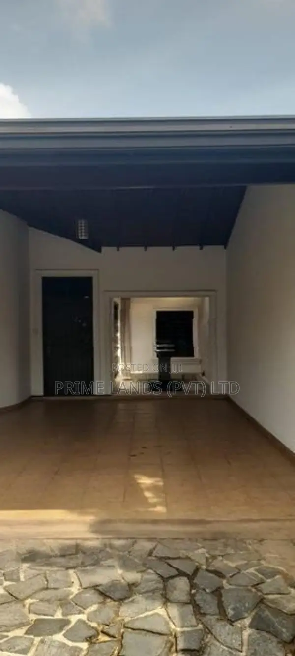 ගම්පහ නගරයෙන්ම සුපිරි නිවසක් විකිණීමට