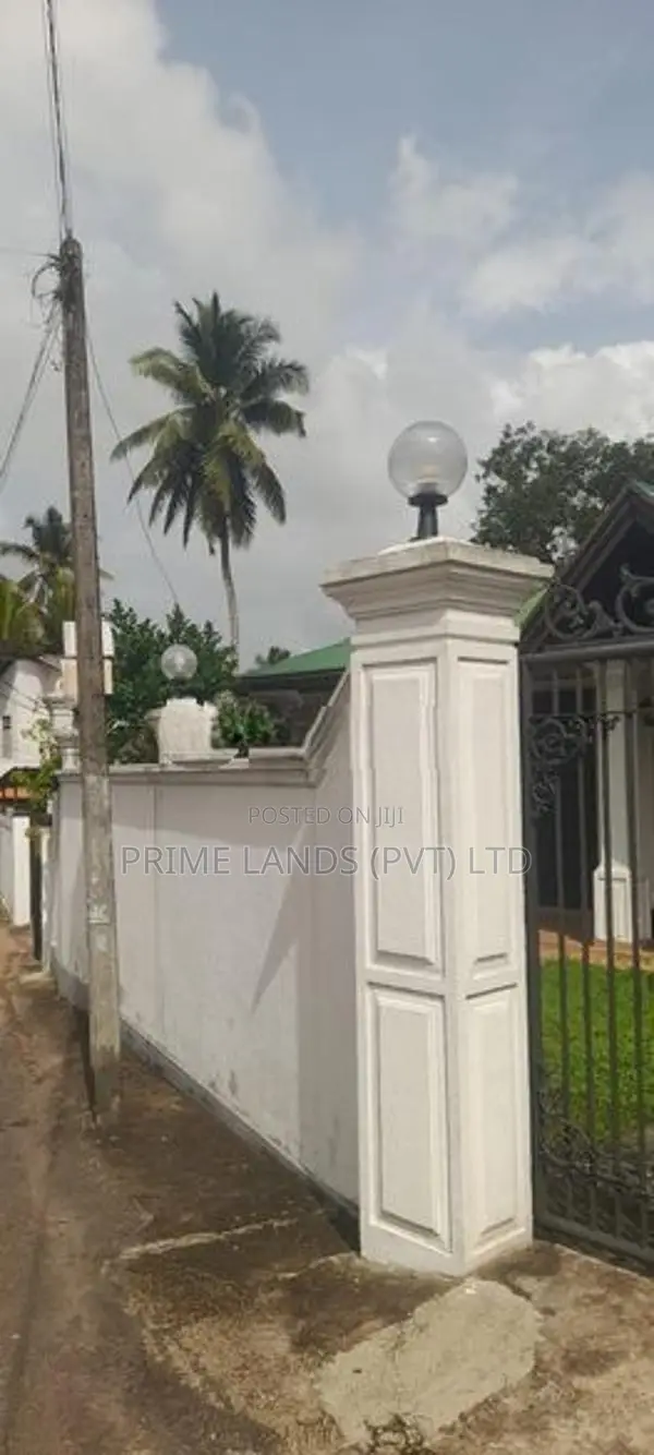 ගම්පහ නගරයෙන්ම සුපිරි නිවසක් විකිණීමට