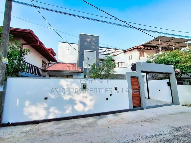 Luxury 4 Bedrooms House for sale in Piliyandala Kesbewa