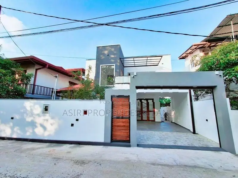 Luxury 4 Bedrooms House for sale in Piliyandala Kesbewa
