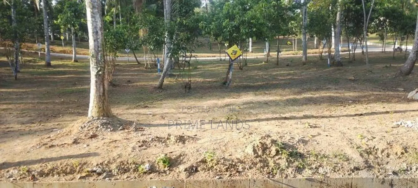 කහතුඩුව සියලු පහසුකම් සමගින් අධීවේගී පිවිසුමට ආසන්නයේන් වටිනා ඉඩම්