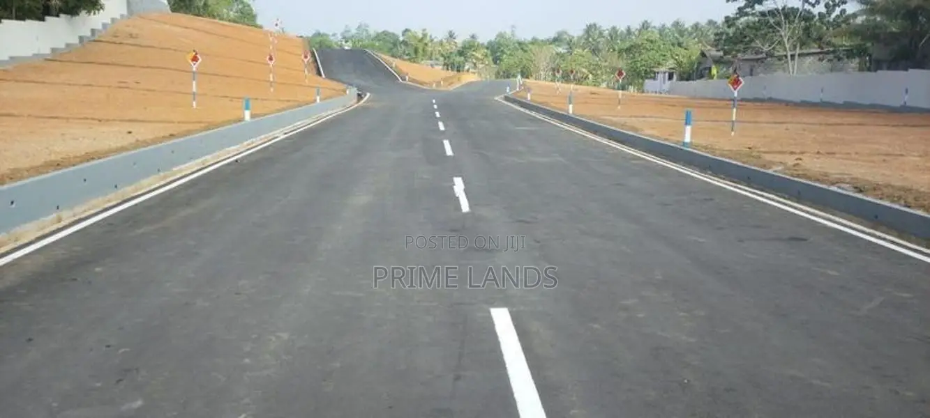 පිලියන්දල කෝරලේ ඉම හන්දිය බස් පාරට ආසන්නයේන් වටිනා ඉඩම්