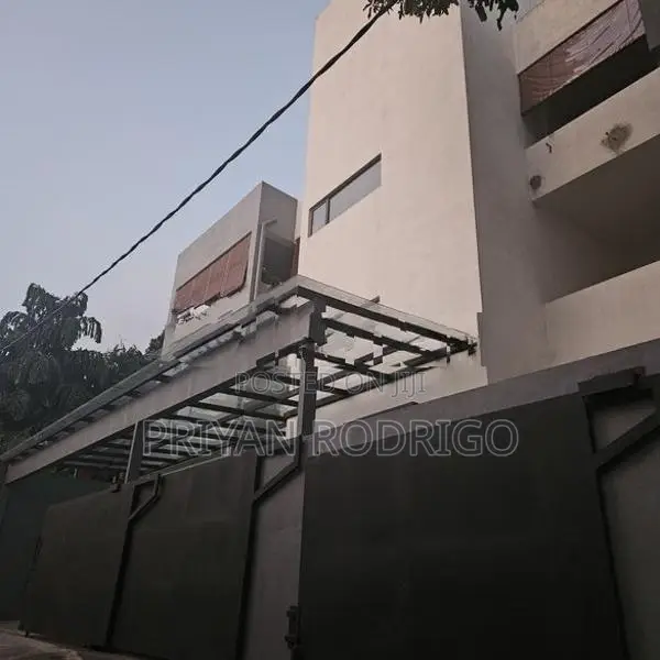 Battaramulla Wickramasinghepura, 3 Storied Brand New Apartment for Sal