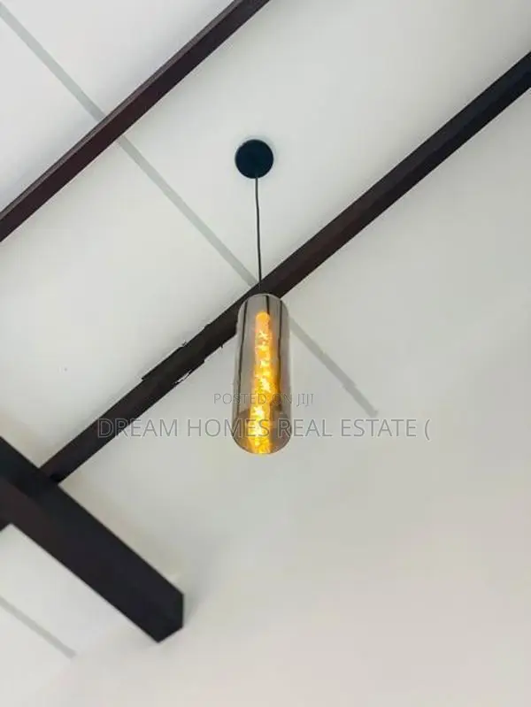 3 Bedroom Luxury House – Athurugiriya