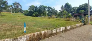 කිඳෙල්පිටිය හන්දියට ලඟින් නිදහස් තැනක් ගඟ පේනමානයේ