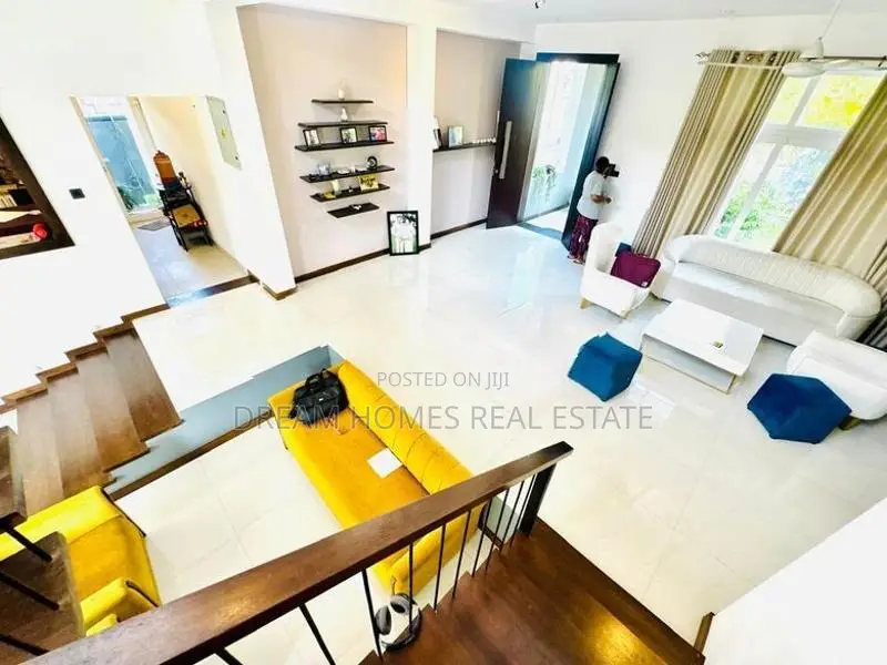 5 Bedroom House for Sale – Thalawathugoda
