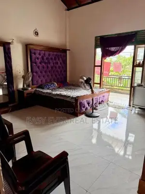 වැල්ලම්පිටිය ජය මාවතෙන් අංගසම්පූර්ණ දෙමහල් නිවසක් විකිණීමට.