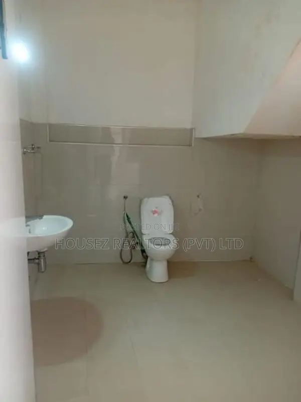 1,000 Sq.Ft Commercial Space for Rent – Katugastota