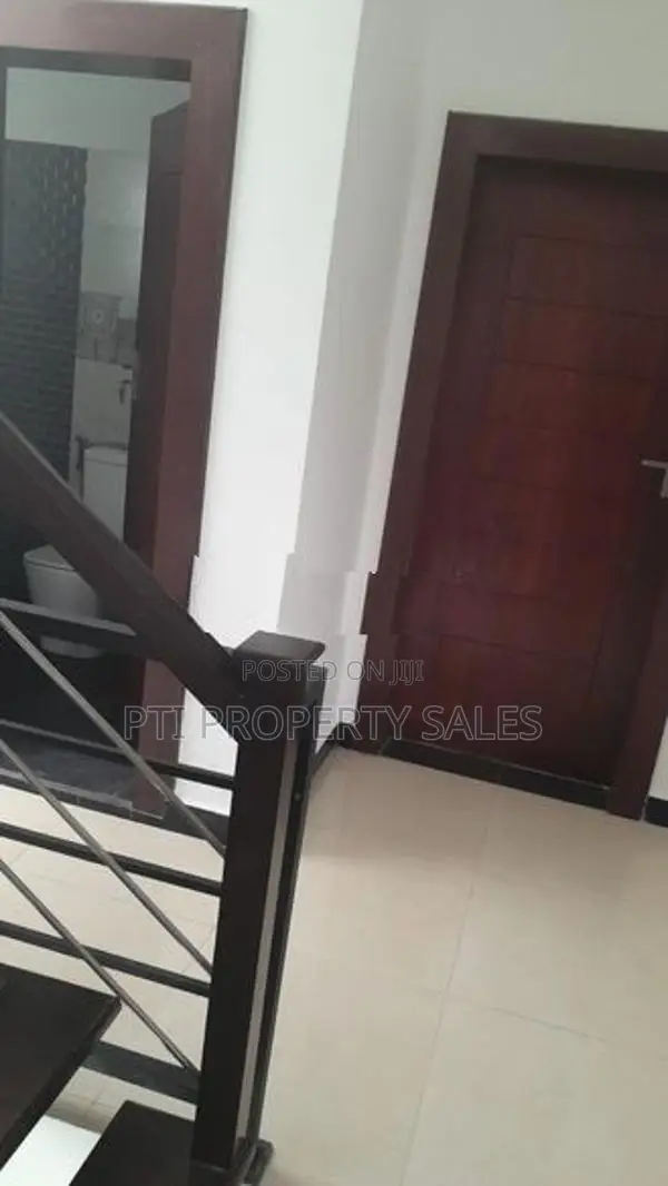 Two Story Modern House for Rent at Kahathuduwa