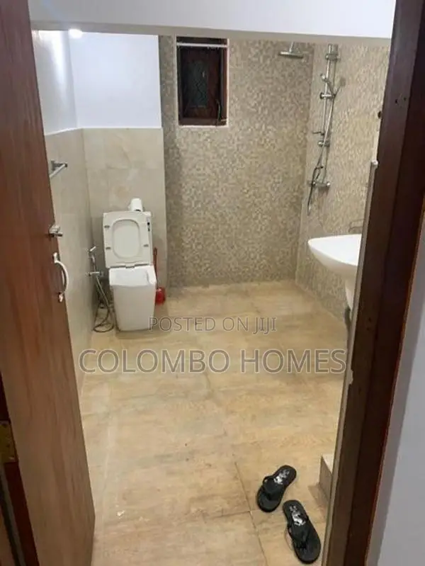Livable House with 10 Perches Land for Sale - Dehiwala