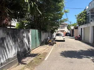 18 Perches Land for Sale with An Old House - Dehiwala