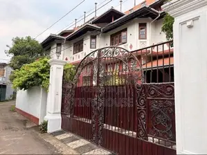 Rooms Near Karapitiya