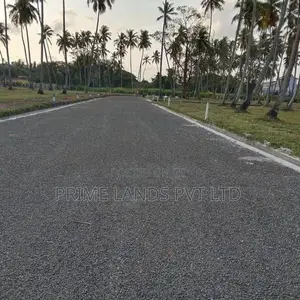 පැල්ලන්දෙණිය හන්දියෙන්ම ඉඩමක්