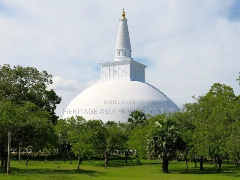 අනුරාධපුර පූජා නගරය සමීපයෙන් සින්නක්කර ඉඩමක්