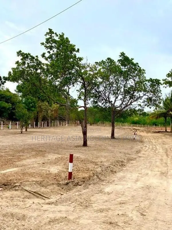 අනුරාධපුර පූජා නගරය සමීපයෙන් සින්නක්කර ඉඩමක්