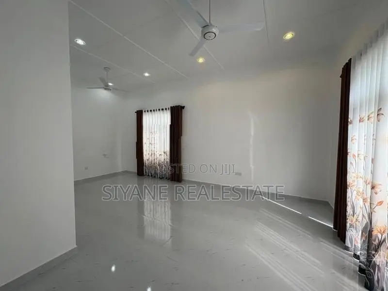 Luxury New House Sale in Thalahena