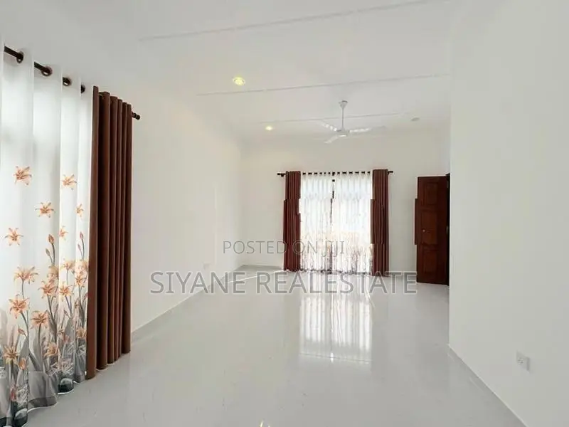 Luxury New House Sale in Thalahena
