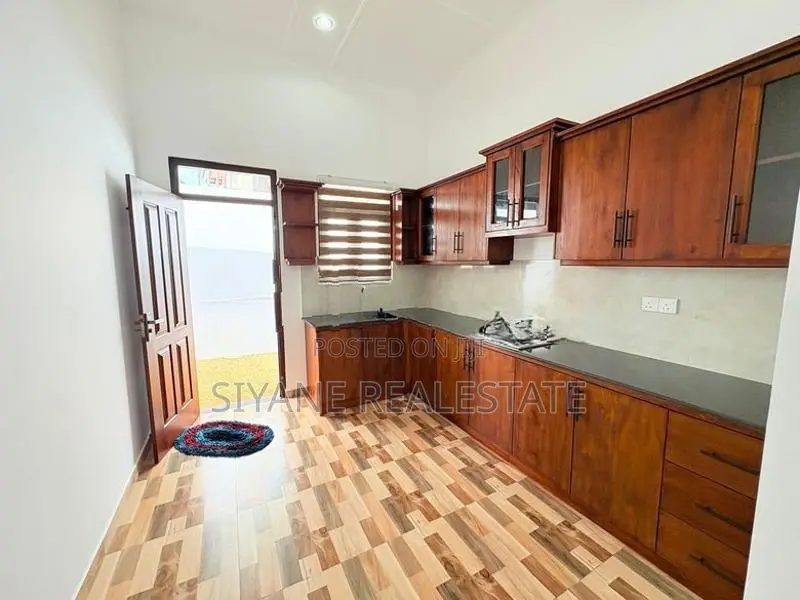 Luxury New House Sale in Thalahena
