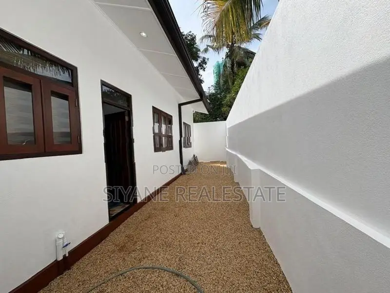 Luxury New House Sale in Thalahena