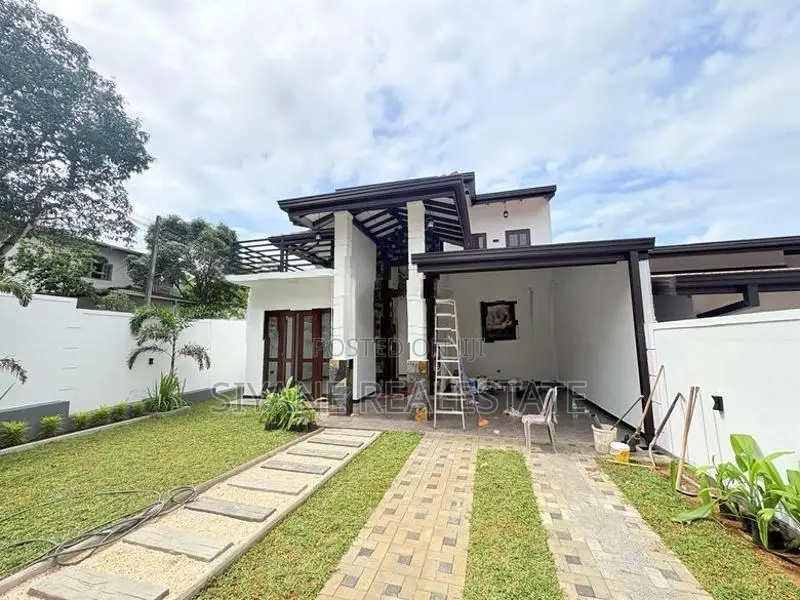 Luxury New House for Sale in Athurugiriya
