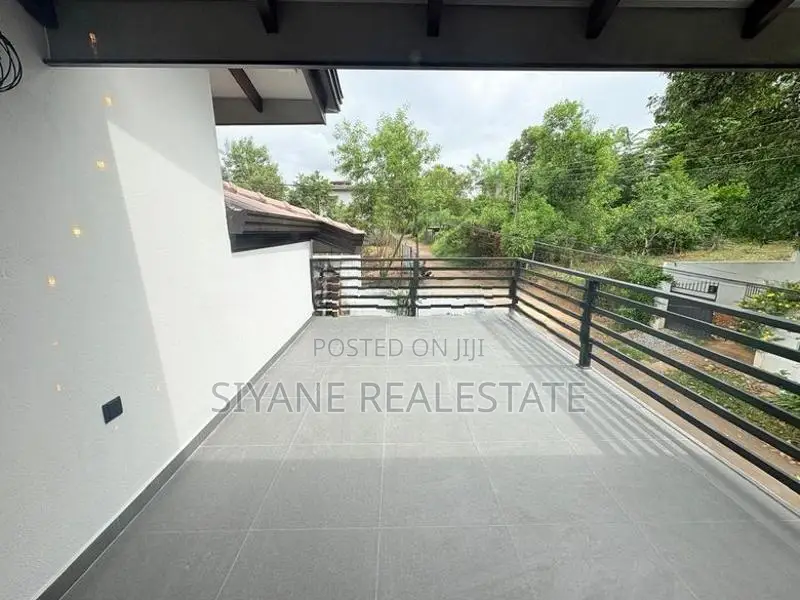 Luxury New House for Sale in Athurugiriya