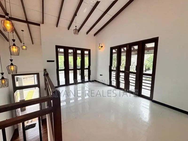 Luxury New House for Sale in Athurugiriya