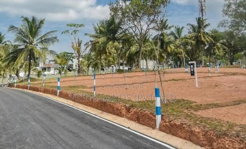 ගම්පහ කච්වේරියට යාබඳව නිරවුල් ඉඩම් විකිණීමට