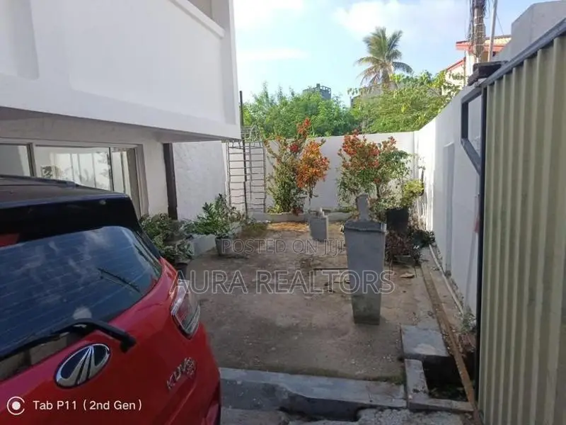 4 Bedrooms House For Sale in Colombo 05 Park Road (P-186)