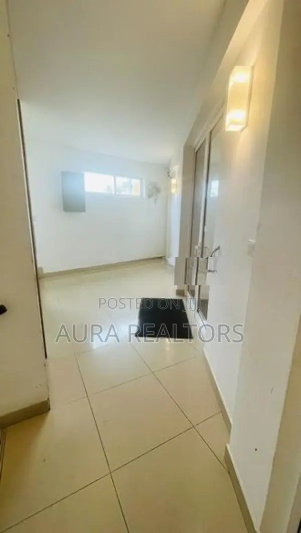 3 Storey Commercial Building for Sale in Nugegoda (p-241)