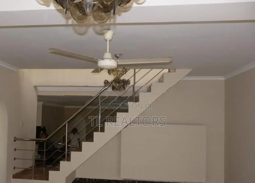 Spacious 5 Bedroom House for Sale - Kotikawaththa Tl26