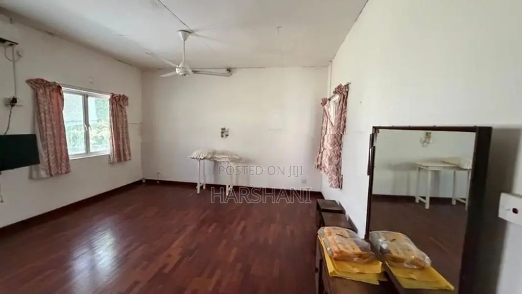 Three Storied House for Sale Close to Thimbirigsyaya Road, Colombo 05