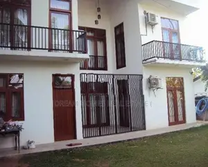 Luxury 3-Storey House for Rent – Ratmalana