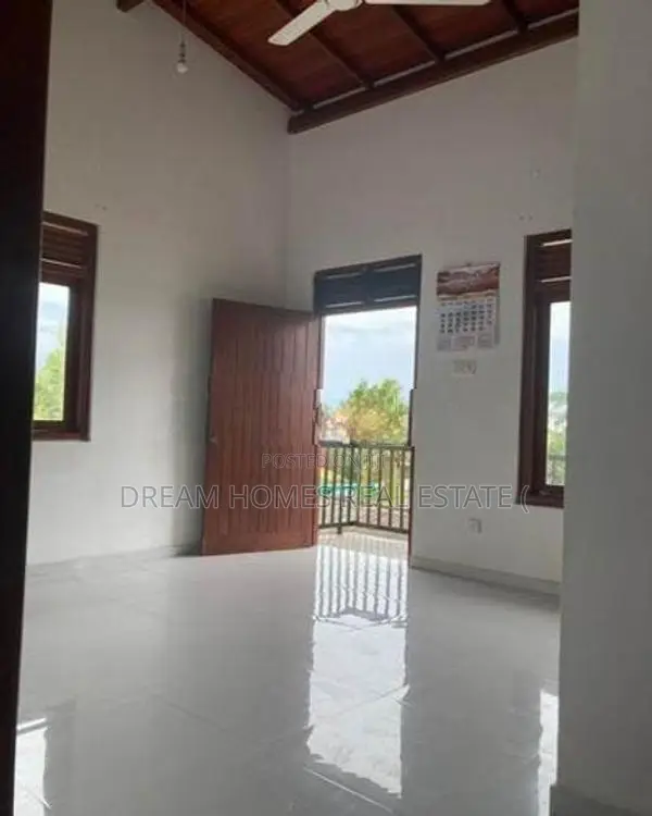 Luxury 3-Storey House for Rent – Ratmalana