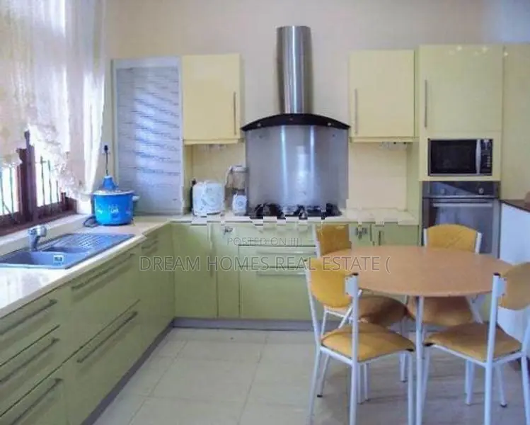 Luxury 3-Storey House for Rent – Ratmalana