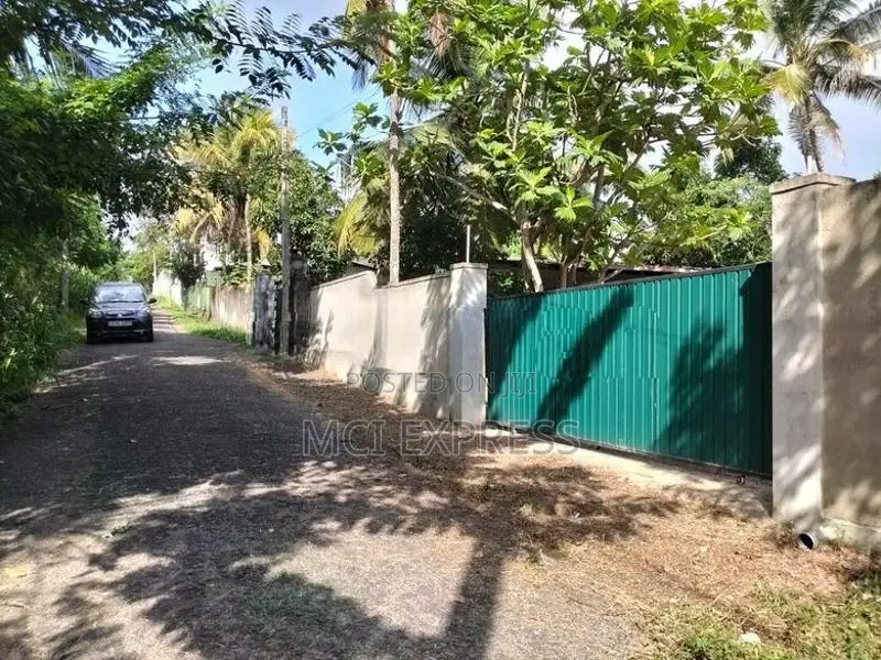 Land For Sale - Kandana (හරිහතරැස් ඉඩම )