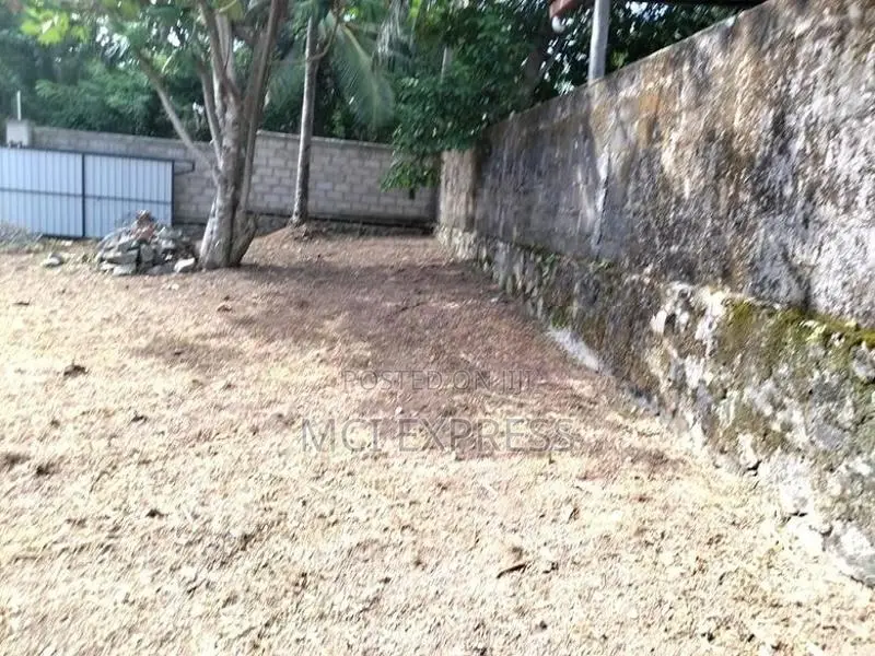 Land For Sale - Kandana (හරිහතරැස් ඉඩම )