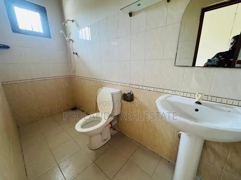 (RR660) Upper Floor House for Rent in Ratmalana