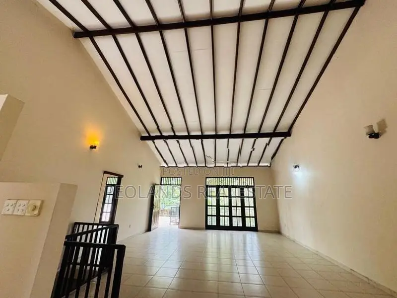 (RR660) Upper Floor House for Rent in Ratmalana
