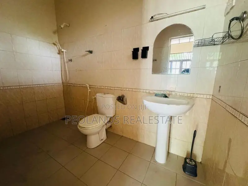 (RR660) Upper Floor House for Rent in Ratmalana