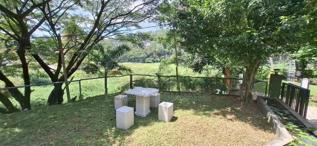 3 Bedroom, Bathroom House Overlooking the Mahaweli River Nattaranpota