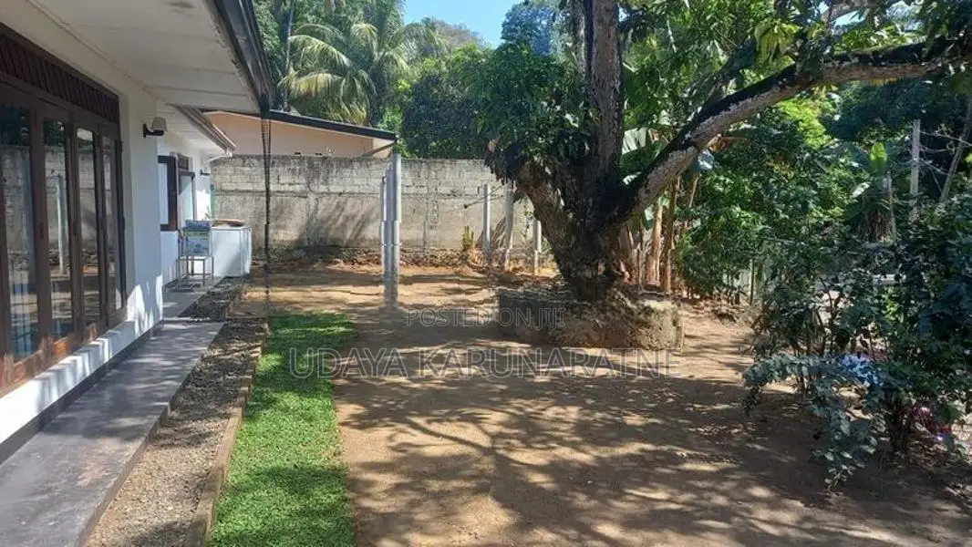 3 Bedroom, Bathroom House Overlooking the Mahaweli River Nattaranpota