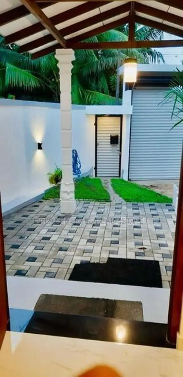10.5 Perches House for Sale in Malabe