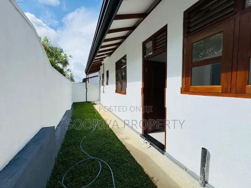 BRAND NEW SINGLE STORY HOUSE FOR SALE IN PILIYANDALA