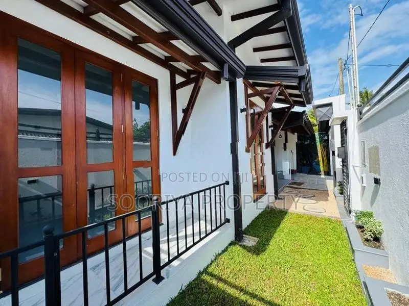 BEAUTIFUL SINGLE STORY HOUSE FOR SALE IN PILIYANDALA POLGASOWITA