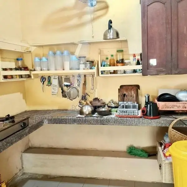 (KR444) Two Storey House for Rent in Negombo Katuwapitiya